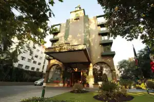 Hotel «Torremayor Lyon», Сантьяго