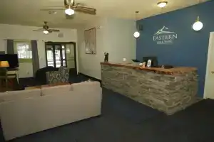 Eastern Inn & Suites, Норт-Конвей