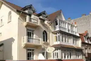 Auberge Riva Bella - Hostel, Ле Туке-Париж-Пляж