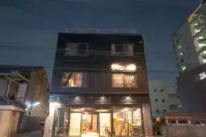 Tonagi Hostel & Cafe, Фукуока