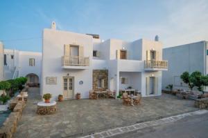 Mykonos Twins, Орнос