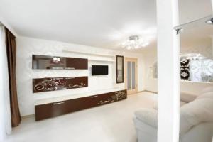 Beautiful 1-bedroom near Most City Center, Днепропетровск