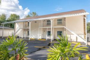 Saint Joseph Suites Down Town Tampa, Тампа
