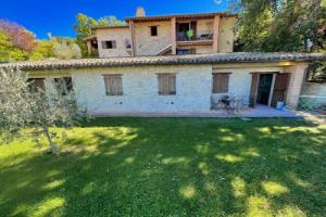Apt 2 in Spoleto Stunning Grounds Panoramic Views all Around You! Sleeps 4, Сполето