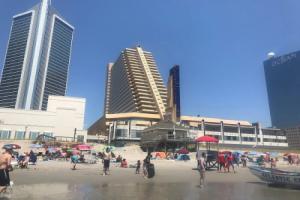 TWO Separate Stylish CozySuites on the Boardwalk, Атлантик-Сити