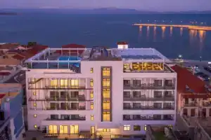 Las Hotel & Spa, Гифио