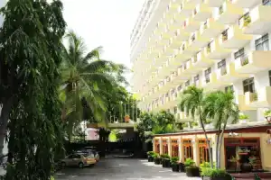 Golden Beach Hotel Pattaya, Паттайя