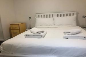 2 Bedroom Central Brighton Apartment, Брайтон