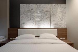 The chess hotel, Районг