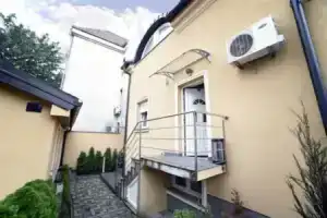 Villa Zrina, Загреб