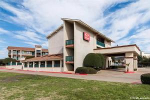 Econo Lodge Inn and Suites Arlington, Арлингтон