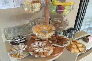 Hotel «Alla città di Trieste», Градо