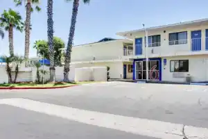 Motel «6-Bakersfield, CA - South», Бейкерсфилд