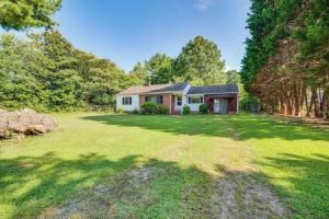 Winston-salem Home on 2 Acres - Spacious Deck!, Уинстон-Салем