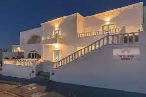 Nevma Suites, Фира