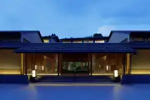 Roku Kyoto, Lxr Hotels & Resorts, Киото