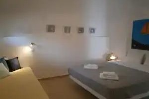 Callia Retreat Suites, Фира