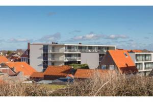 Romantic Coastal Retreat With Scenic Balcony, Заутеланде