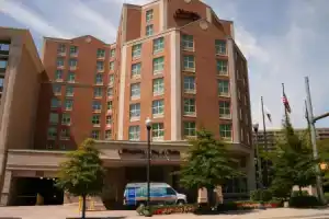 Hampton Inn & Suites Arlington Crystal City DCA, Арлингтон