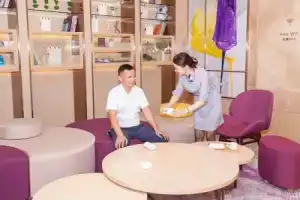 Lavande Hotel Guangzhou Zengchen Xintang Light Rail Metro Station, Дунгуань