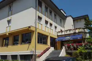 Lake Garda Hostel, Сало