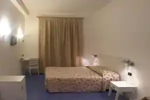 Hotel «Venere Azzurra», Леричи