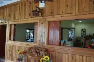Palm Point Village, Мэнам