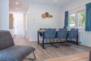 Nice chalet with dishwasher, on a holiday park at 3.5 km. from Wageningen, Вагенинген