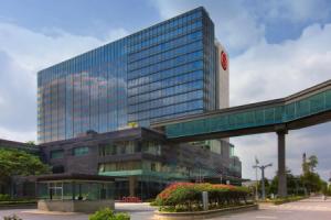 Sheraton Grand Bangalore Hotel at Brigade Gateway, Бангалор