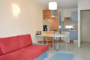 Appartement Golfe Juan, 2 pièces, 4 personnes - FR-1-252-140, Антиб