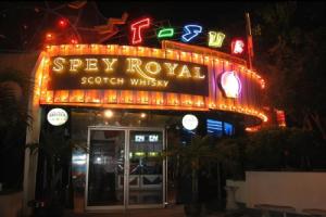 Отель «Pathumthani Place», Патхум-Тхани