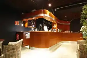 Hotel Musta Kissa, Лахти