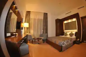 Hotel «Turiya», Тургутреис