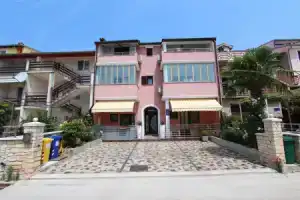 Rooms and Apartment Lea, Ровинь