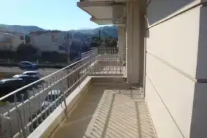 V for the View, Патры