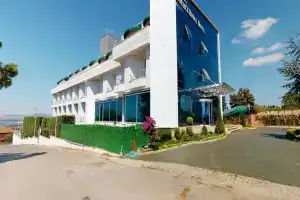 Double Royal Hotel, Коджаэли