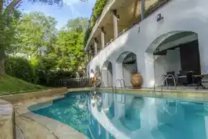 Ionian Blue Garden Suites, Перама