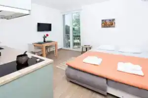 Romantic Studio in Zadar With City and Garden Views, Задар