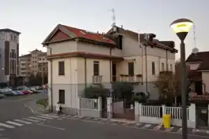 B&B Leonardo, Ро