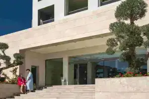 Rosa Beach Hotel , Сусс