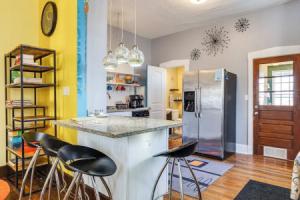 Retro-inspired Indy Home: Walk to Fountain Square!, Индианаполис