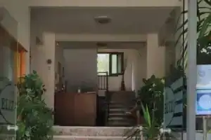 Elizabeth Hotel, Калифея