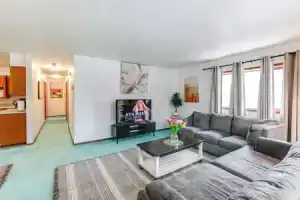 Near Dtwn & Pioneer Park: Fairbanks Home w/ Deck!, Фэрбанкс