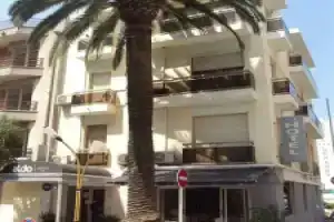 Hotel Aldo, Антиб