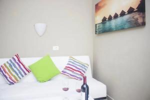 Joey Apartments, Икод-де-лос-Винос