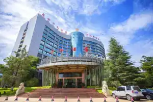 Kunming Shengshi Qianhe Hotel, Куньмин