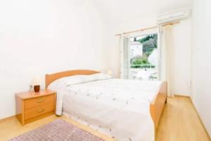 Apartments Nikola - One Bedroom Apartment With two Balconies and Sea View, Дубровник