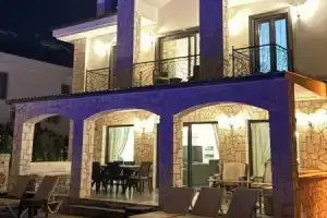 Villa-sleeps 9-parking-pool-bbq-hot Tub-pets, Дальян