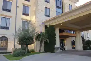 Отель «Comfort Inn & Suites Dallas Medical-Market Center», Даллас
