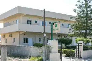 Olevia Comfort, Фалираки